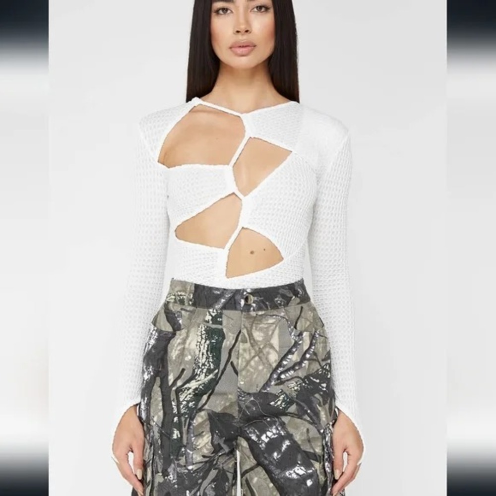 maniere de voir white textured cutout bodysuit Size 4 Long sleeve Stretch Rave